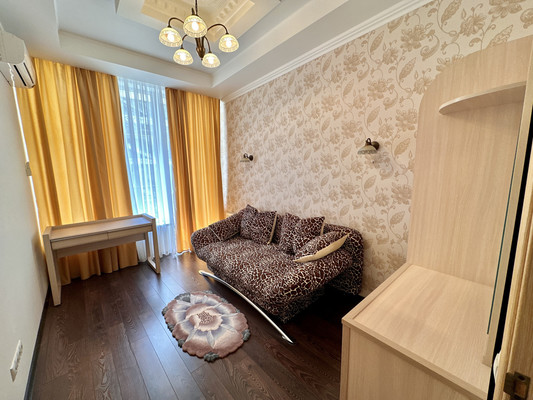 Продам трехкомнатную (3-комн.) квартиру, Авроры ул, 46, Восход пгт