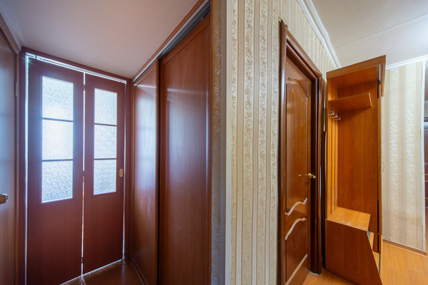 Продам трехкомнатную (3-комн.) квартиру, Совхозная ул, 18к2, Москва г