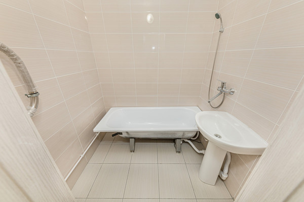 Продам двухкомнатную (2-комн.) квартиру, Краснопольский пр-кт, 30, Челябинск г