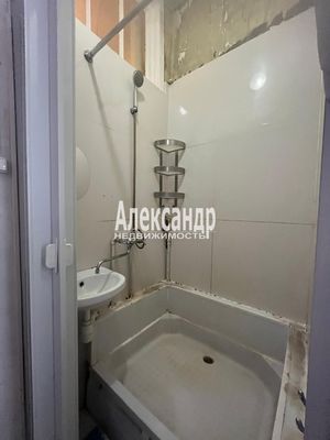 Продам двухкомнатную (2-комн.) квартиру, Восстания ул, 42, Санкт-Петербург г