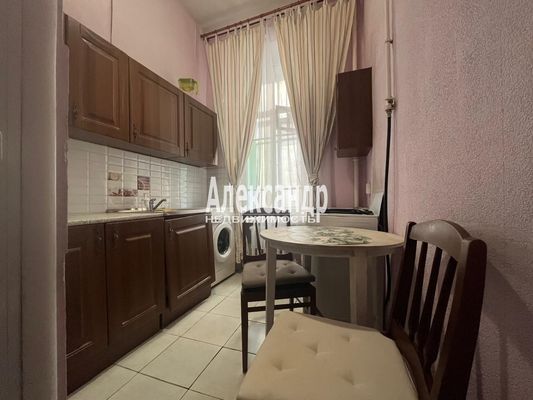 Продам двухкомнатную (2-комн.) квартиру, Восстания ул, 42, Санкт-Петербург г