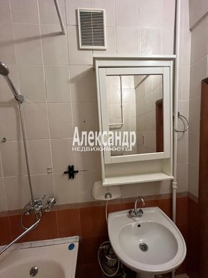 Продам двухкомнатную (2-комн.) квартиру, Чайковского ул, 50, Санкт-Петербург г