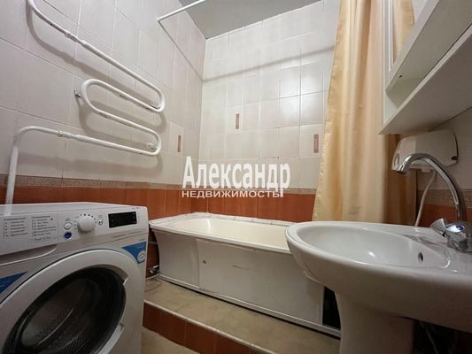 Продам двухкомнатную (2-комн.) квартиру, Чайковского ул, 50, Санкт-Петербург г