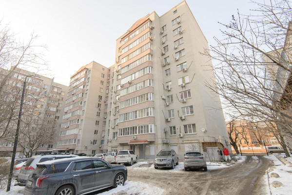 Продам трехкомнатную (3-комн.) квартиру, Закруткина ул, 68, Ростов-на-Дону г