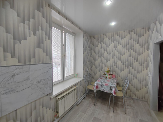 Продам двухкомнатную (2-комн.) квартиру, Вагоностроителей пр-кт, 8, Нижний Тагил г