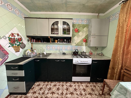 Продам трехкомнатную (3-комн.) квартиру, 1 мкр, 25, Красноперекопск г