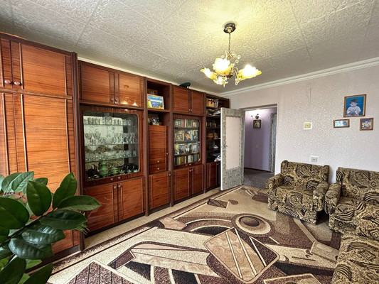Продам трехкомнатную (3-комн.) квартиру, 1 мкр, 25, Красноперекопск г