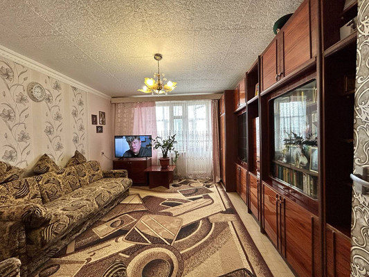 Продам трехкомнатную (3-комн.) квартиру, 1 мкр, 25, Красноперекопск г