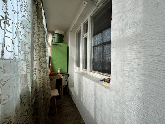 Продам трехкомнатную (3-комн.) квартиру, 1 мкр, 25, Красноперекопск г