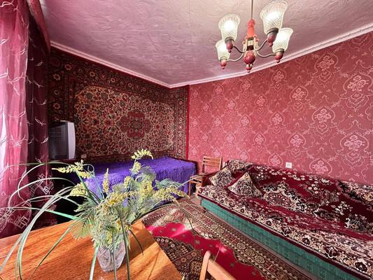 Продам трехкомнатную (3-комн.) квартиру, 1 мкр, 25, Красноперекопск г