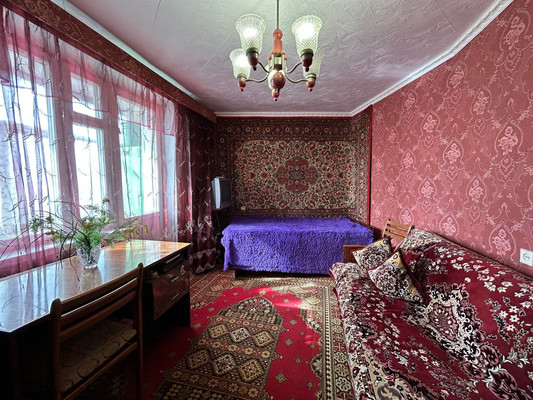 Продам трехкомнатную (3-комн.) квартиру, 1 мкр, 25, Красноперекопск г