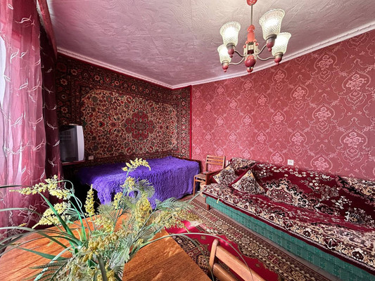 Продам трехкомнатную (3-комн.) квартиру, 1 мкр, 25, Красноперекопск г