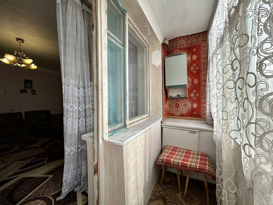 Продам трехкомнатную (3-комн.) квартиру, 1 мкр, 25, Красноперекопск г