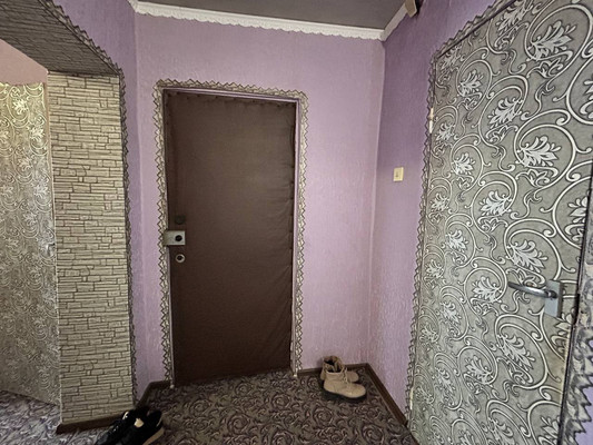 Продам трехкомнатную (3-комн.) квартиру, 1 мкр, 25, Красноперекопск г