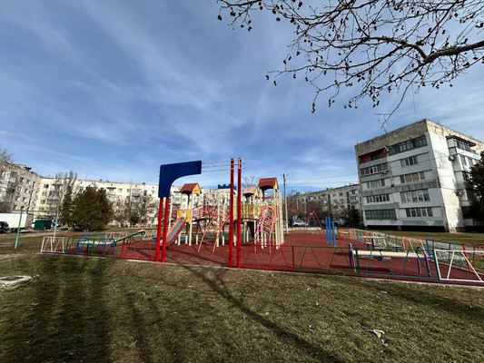 Продам трехкомнатную (3-комн.) квартиру, 1 мкр, 25, Красноперекопск г