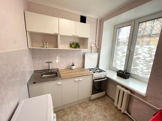 Продам двухкомнатную (2-комн.) квартиру, 16-я Парковая ул, 23, Москва г
