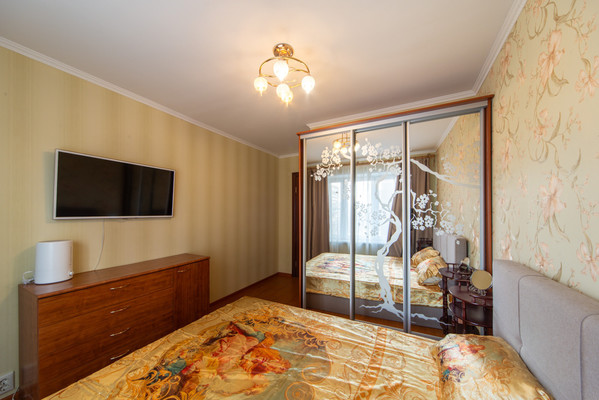 Продам многокомнатную квартиру, Совхозная ул, 18к2, Москва г