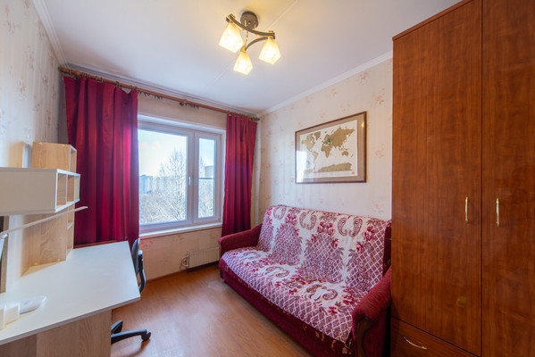 Продам многокомнатную квартиру, Совхозная ул, 18к2, Москва г