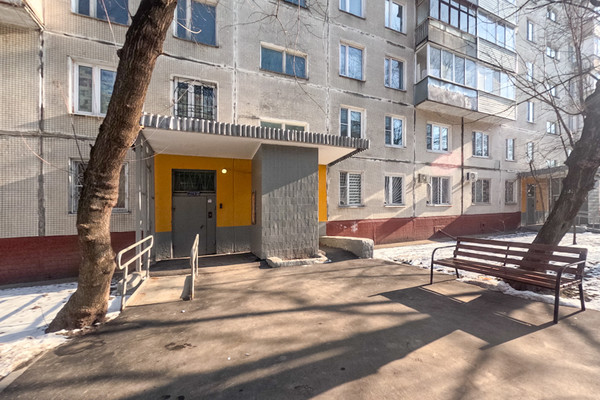 Продам многокомнатную квартиру, Совхозная ул, 18к2, Москва г