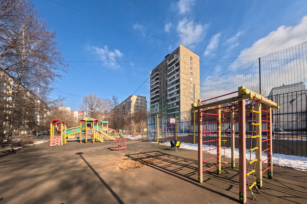 Продам многокомнатную квартиру, Совхозная ул, 18к2, Москва г