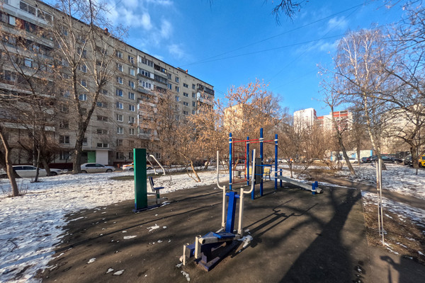 Продам многокомнатную квартиру, Совхозная ул, 18к2, Москва г