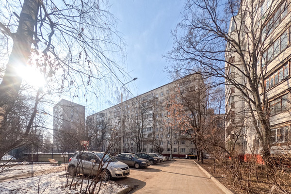 Продам многокомнатную квартиру, Совхозная ул, 18к2, Москва г