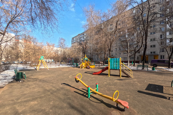 Продам многокомнатную квартиру, Совхозная ул, 18к2, Москва г