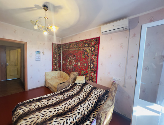 Продам трехкомнатную (3-комн.) квартиру, Миллера Ж.А. ул, 6А, Симферополь г