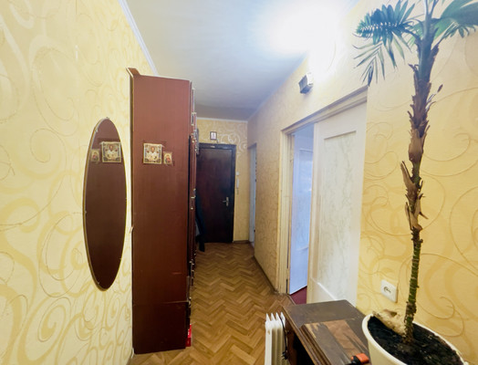 Продам трехкомнатную (3-комн.) квартиру, Миллера Ж.А. ул, 6А, Симферополь г