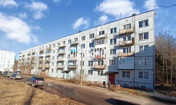 Продам трехкомнатную (3-комн.) квартиру, Железнодорожная ул, 17, Каннельярви п. ж/д ст.