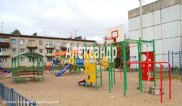 Продам трехкомнатную (3-комн.) квартиру, Железнодорожная ул, 17, Каннельярви п. ж/д ст.