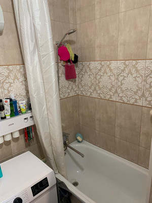 Продам однокомнатную (1-комн.) квартиру, Молодежный кв-л, 8, Урожайное с