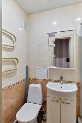 Продам однокомнатную (1-комн.) квартиру, Магаданская ул, 18кБ, Казань г