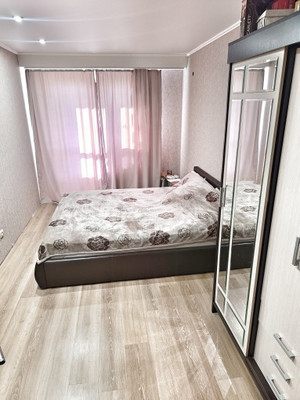 Продам двухкомнатную (2-комн.) квартиру, Трудовой Славы ул, 62/Ак1, Краснодар г