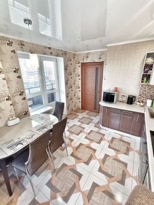 Продам двухкомнатную (2-комн.) квартиру, Трудовой Славы ул, 62/Ак1, Краснодар г