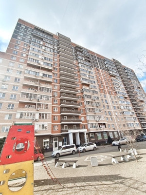 Продам двухкомнатную (2-комн.) квартиру, Трудовой Славы ул, 62/Ак1, Краснодар г