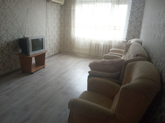 Продам трехкомнатную (3-комн.) квартиру, Калинина ул, 13, Красноперекопск г