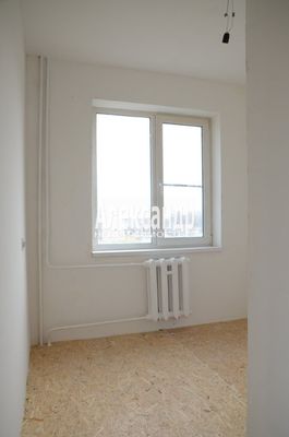 Продам однокомнатную (1-комн.) квартиру, Садовая ул, 1, Большие Колпаны д