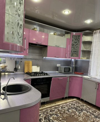 Продам двухкомнатную (2-комн.) квартиру, Старорусский б-р, 33, Великий Новгород г