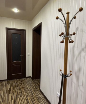 Продам двухкомнатную (2-комн.) квартиру, Старорусский б-р, 33, Великий Новгород г