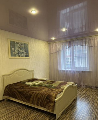 Продам двухкомнатную (2-комн.) квартиру, Старорусский б-р, 33, Великий Новгород г