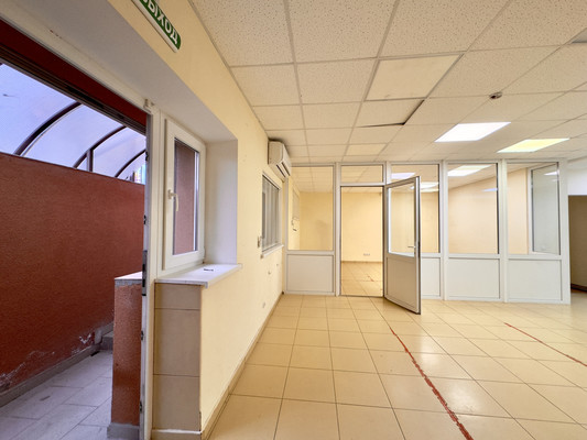 Продам торговое помещение 72 м2, Железнодорожная ул, 1кв, Симферополь г