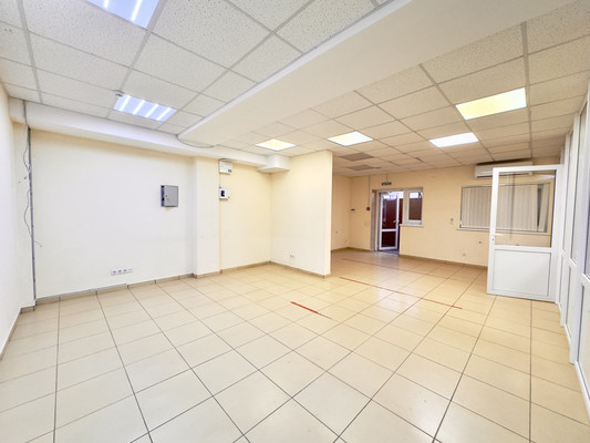 Продам торговое помещение 72 м2, Железнодорожная ул, 1кв, Симферополь г