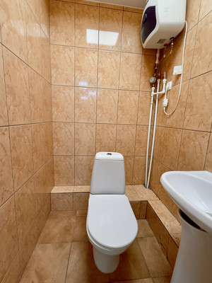 Продам торговое помещение 72 м2, Железнодорожная ул, 1кв, Симферополь г