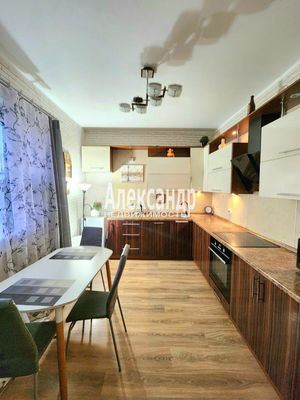 Продам двухкомнатную (2-комн.) квартиру, Волховская наб, 52, Кириши г
