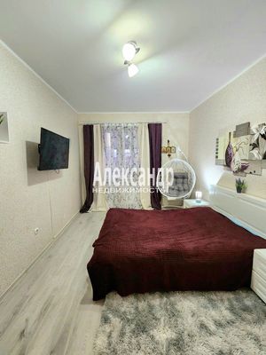 Продам двухкомнатную (2-комн.) квартиру, Волховская наб, 52, Кириши г