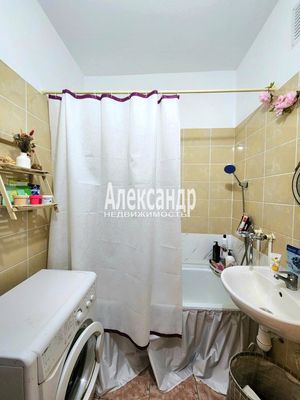 Продам двухкомнатную (2-комн.) квартиру, Волховская наб, 52, Кириши г