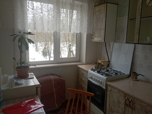 Продам двухкомнатную (2-комн.) квартиру, 4, Новый Свет п