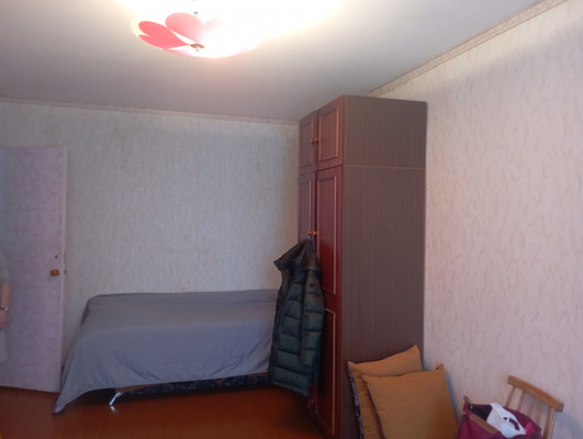 Продам двухкомнатную (2-комн.) квартиру, 4, Новый Свет п