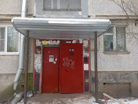 Продам двухкомнатную (2-комн.) квартиру, 4, Новый Свет п